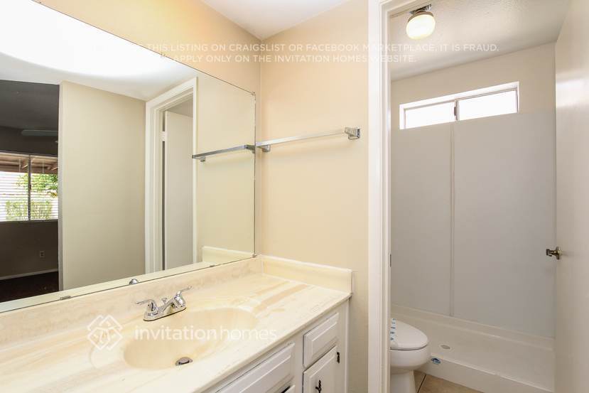 Building Photo - 6110 W Tierra Buena Ln