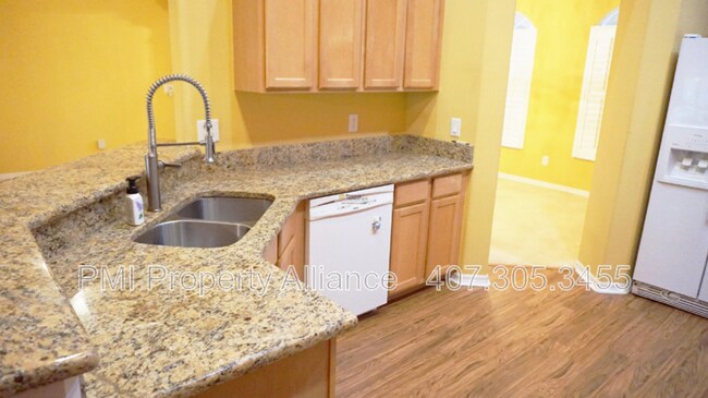 Building Photo - 1521 Parkglen Cir
