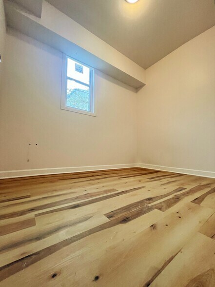 Building Photo - 2651 W North Ave