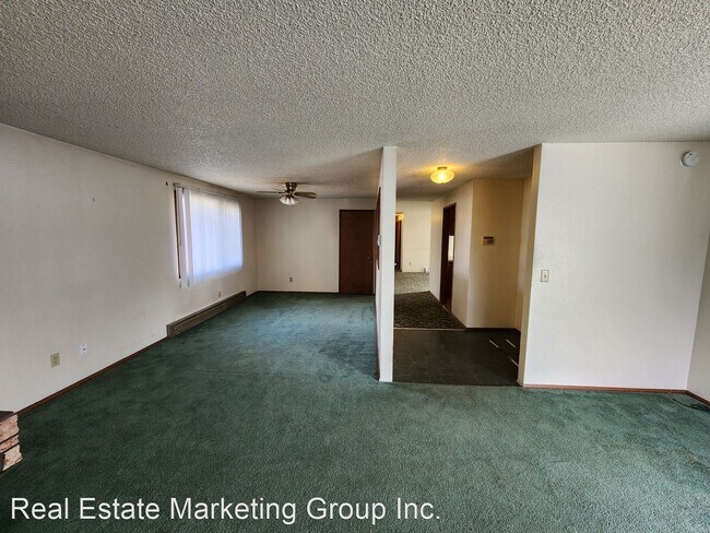 Building Photo - 3 br, 2 bath House - 2412 Eureka Ave