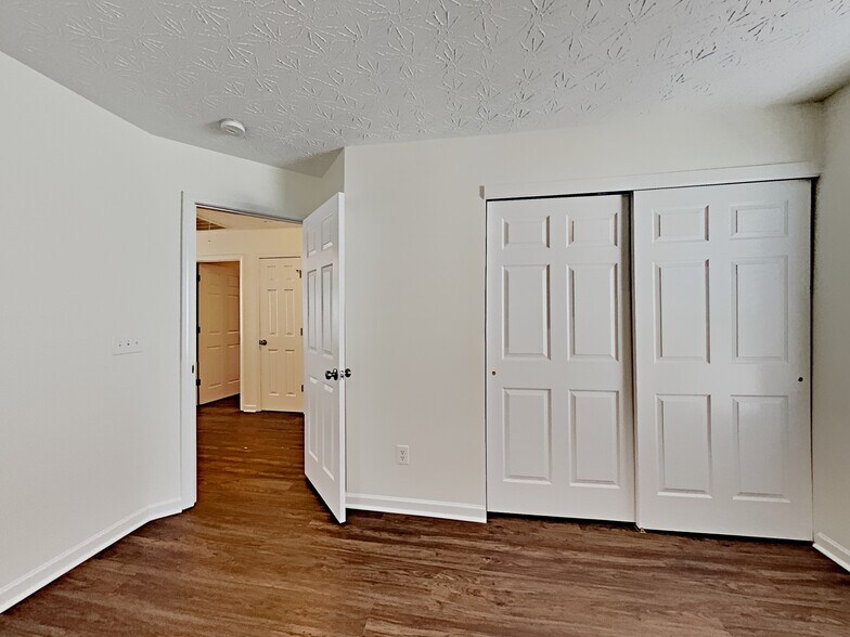 Building Photo - 76 Parkmont Ct