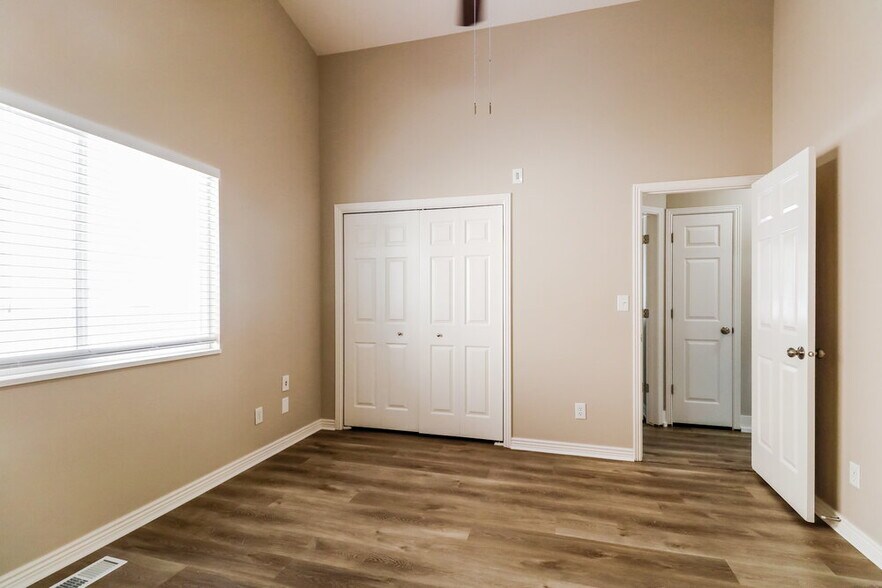 Building Photo - 7477 Mesa Maple Dr
