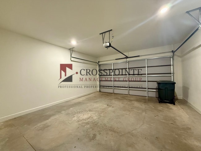 Building Photo - Tour Today! Stunning 3 Bedroom, 3.5 Bath Townhome!