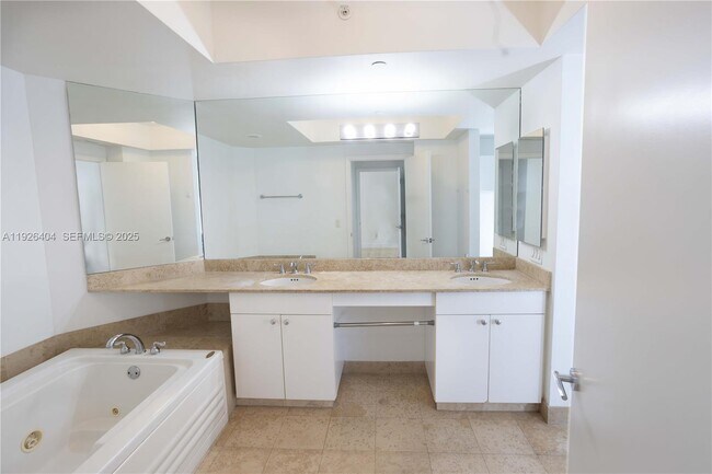 Building Photo - 4779 Collins Ave