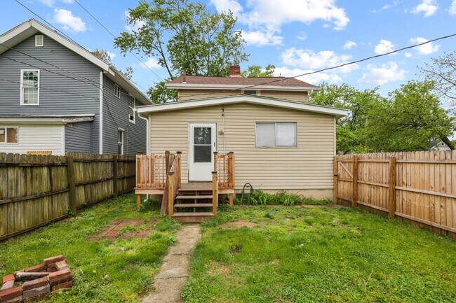 Building Photo - 1385 Aberdeen Ave
