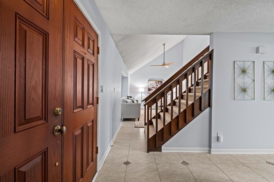 Building Photo - 4813 Quail Canyon Dr