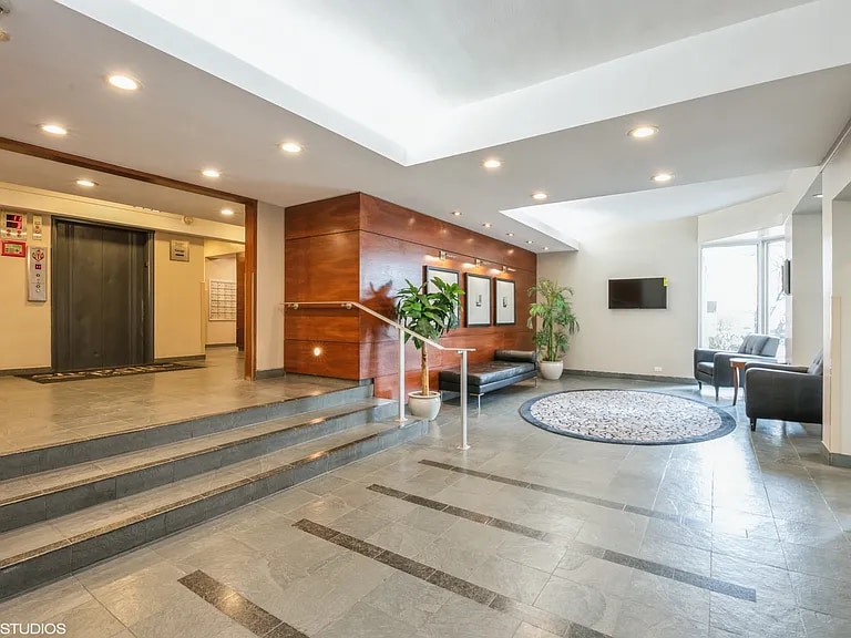 Building Photo - 4950 N Marine Dr