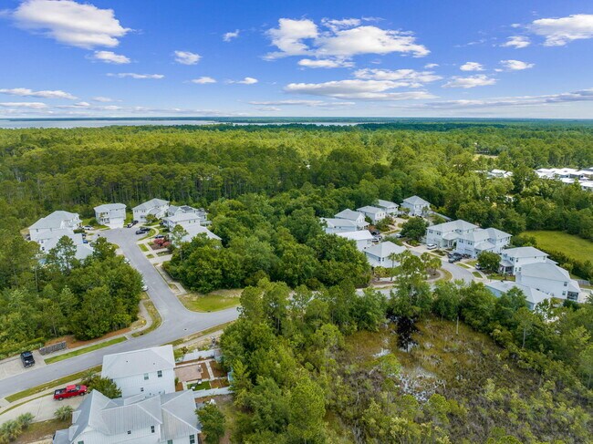 Building Photo - 70 Oakley Ct