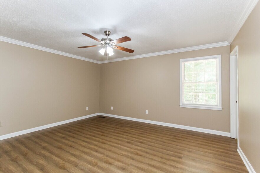 Building Photo - 1233 Willow Creek Pl