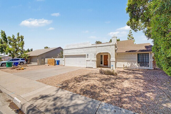 Building Photo - 4812 E Gary St