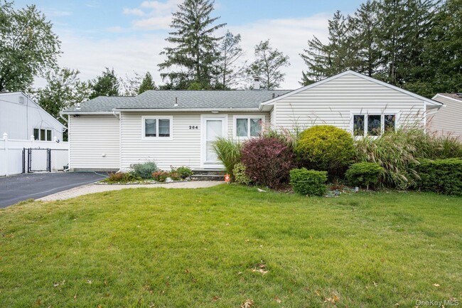Building Photo - 264 Manetto Hill Rd