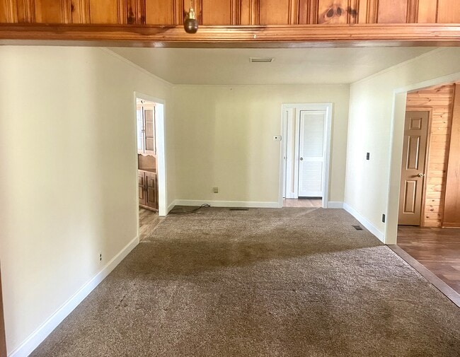 Building Photo - 2970 GA-75Alt