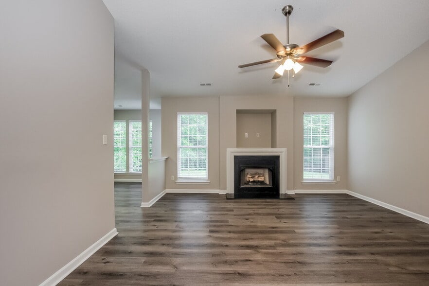 Building Photo - 5410 Starflower Dr