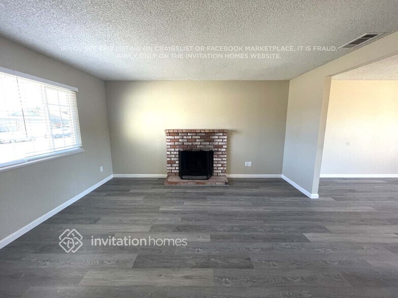 Building Photo - 518 Trumpeter Dr
