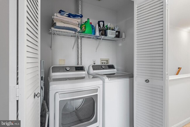 Building Photo - 2002 Peggy Stewart Way