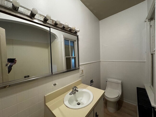 Building Photo - 05th St S 302-304