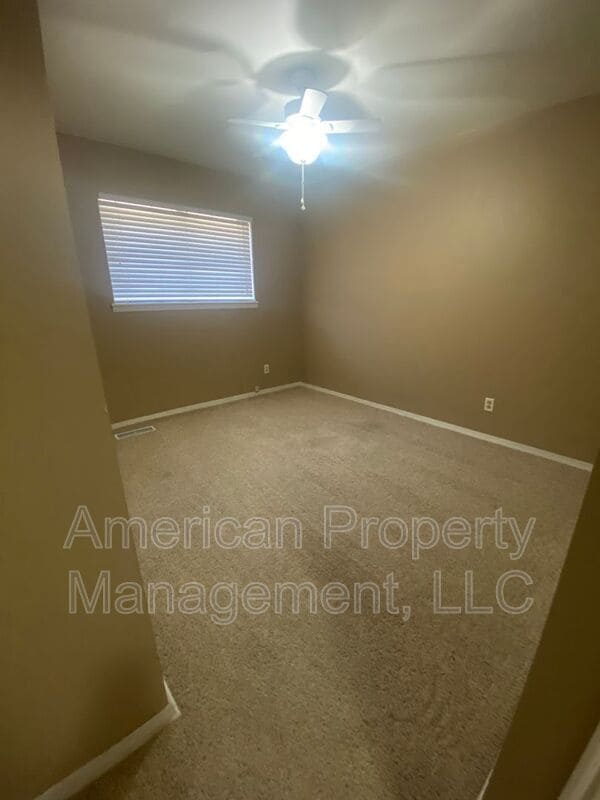 Building Photo - 2111 S Birmingham Ct