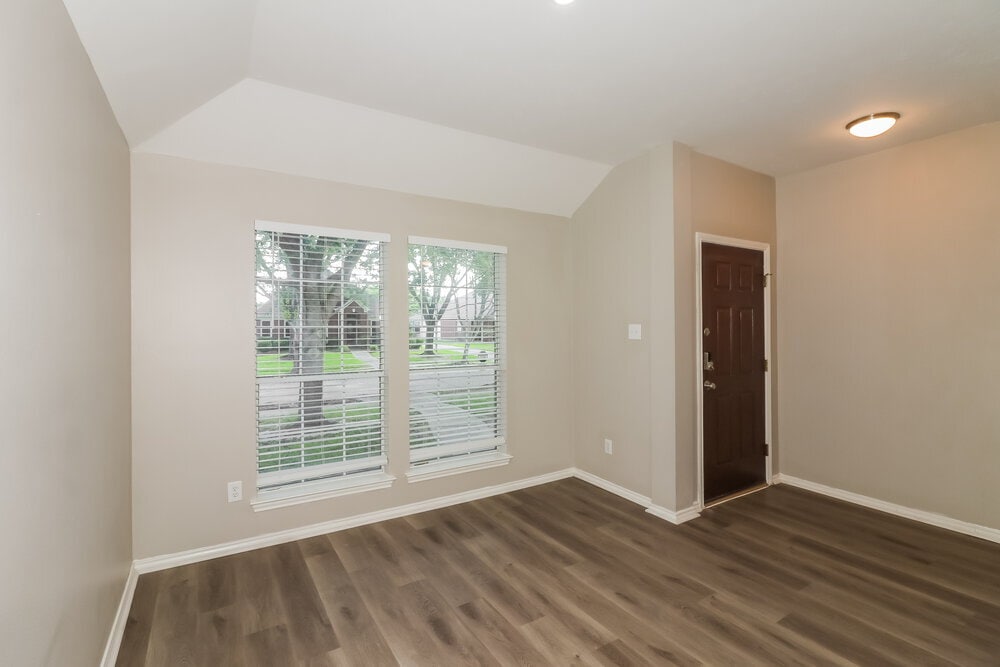Building Photo - 1427 Waterside Village Drive