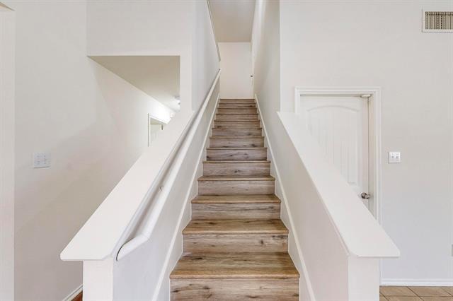 Building Photo - 453 Harding Ln