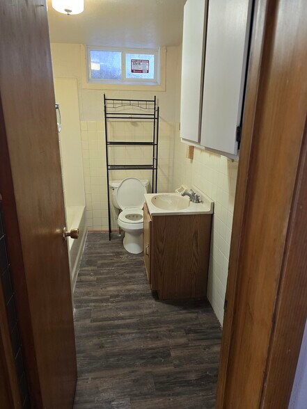 Building Photo - 705 28th St