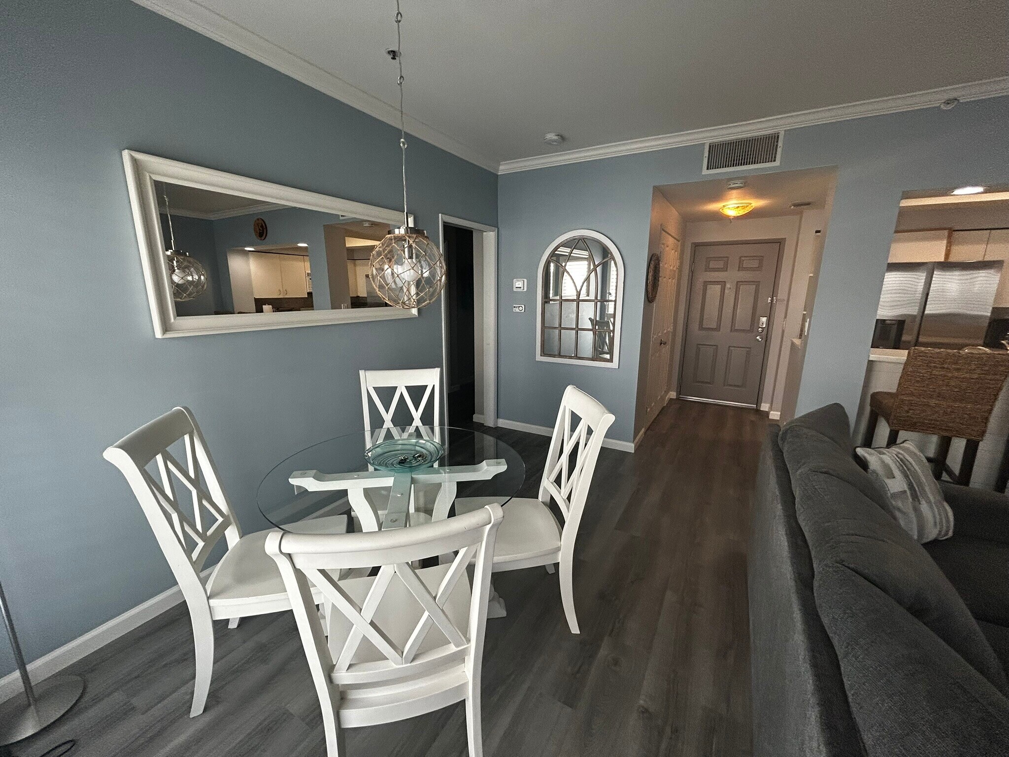Dining Area - 655 Columbia St