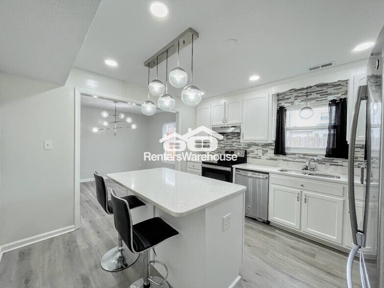 Building Photo - 835 Deer Path Trail