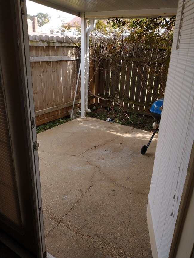 Building Photo - 106-4 EDGEFIELD