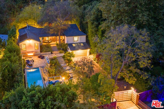 Building Photo - 1853 Nichols Canyon Rd