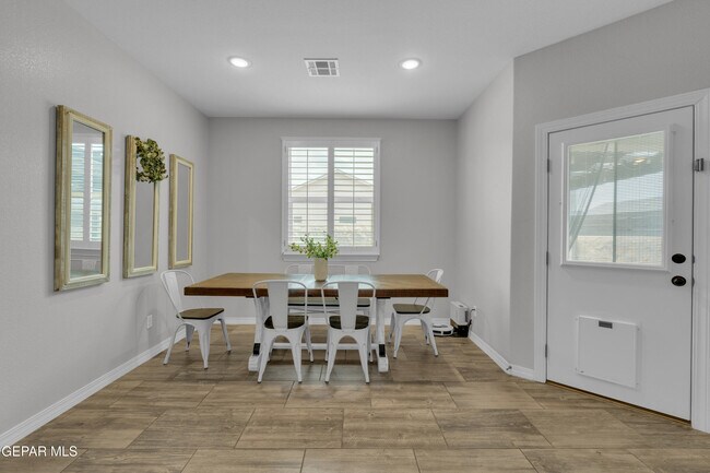 Building Photo - 12316 Desert Path Ct