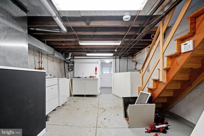 Building Photo - 881 N 21st St