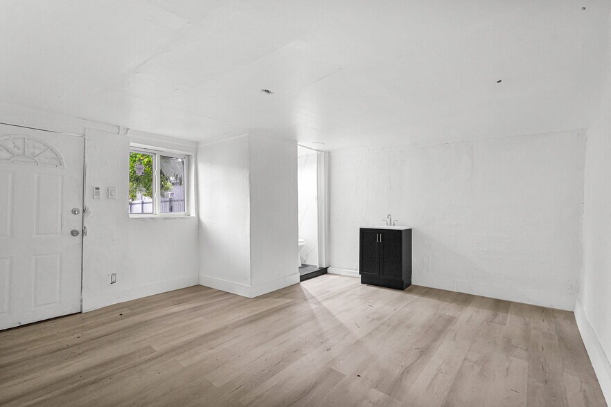 Building Photo - 250 NW 45th St