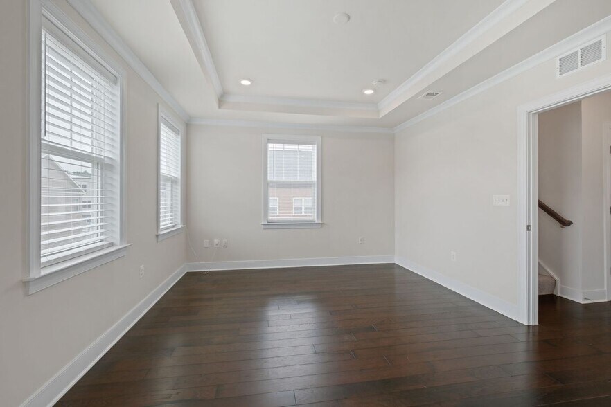 Building Photo - 143 Rubens Dr