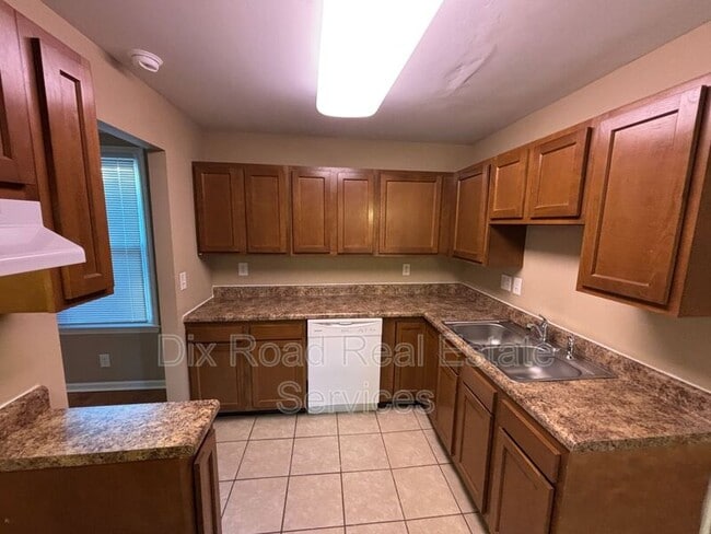 Building Photo - 348 Chase Ave