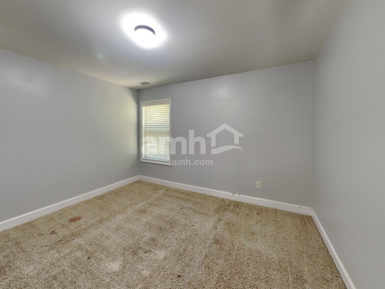 Building Photo - 2575 Dolostone Way