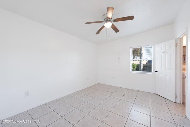 Building Photo - 206 4th Ave