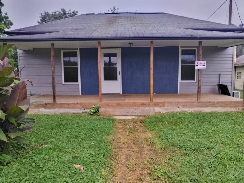 Primary Photo - 713 N Chamberlain Ave