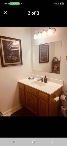 Building Photo - 452 MacKenzie Pl