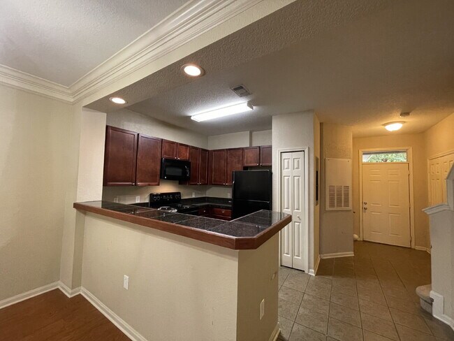 Building Photo - Luxurious 3-Bedroom Condo in Panama City, FL with Spacious Layout and Modern Amenities!