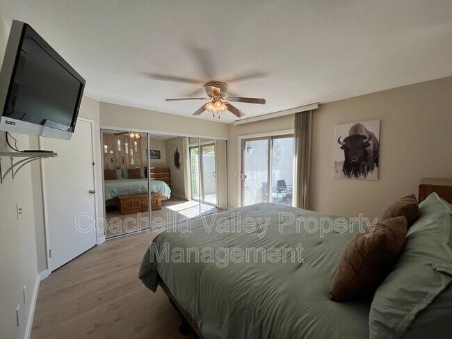 Building Photo - 643 N Vía Acapulco