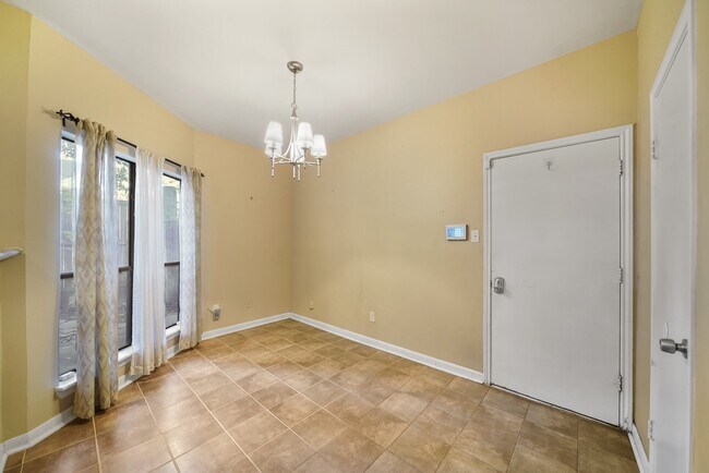 Building Photo - 2555 Bering Dr