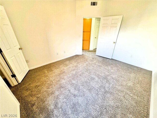 Building Photo - 830 Carnegie St