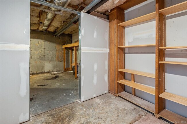 Building Photo - 66 Wilton Crest Rd