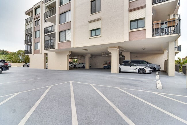 Building Photo - 6260 Palma Del Mar Blvd S