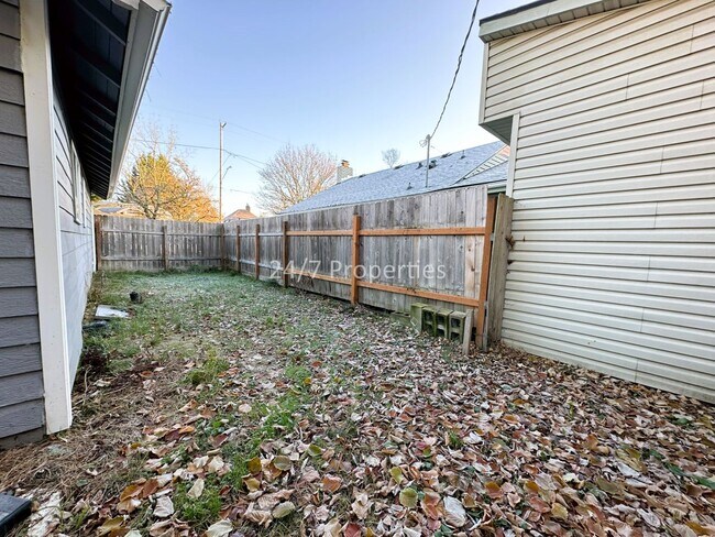 Building Photo - Charming 2 BD | 2 BA Home with A/C in Salem