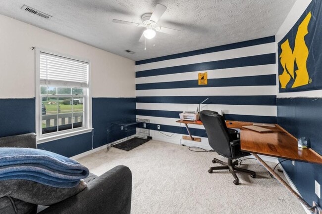 Building Photo - 121 Ashley Ct