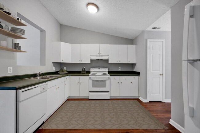 Building Photo - 2br 2ba apartment, China Grove NC - $1095....