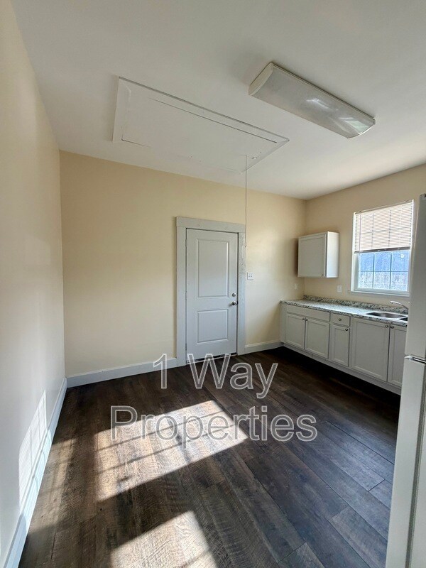 Building Photo - 7409 4th St