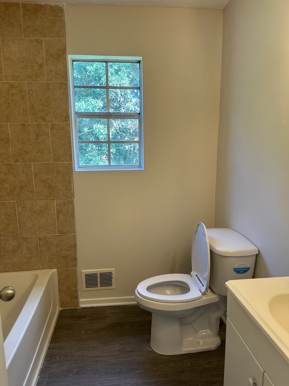 Building Photo - 1534 Shenta Oak Dr