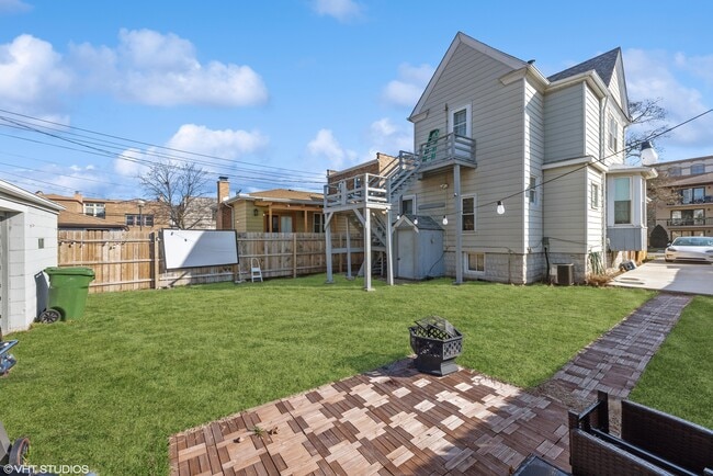Building Photo - 9518 S 53rd Ave