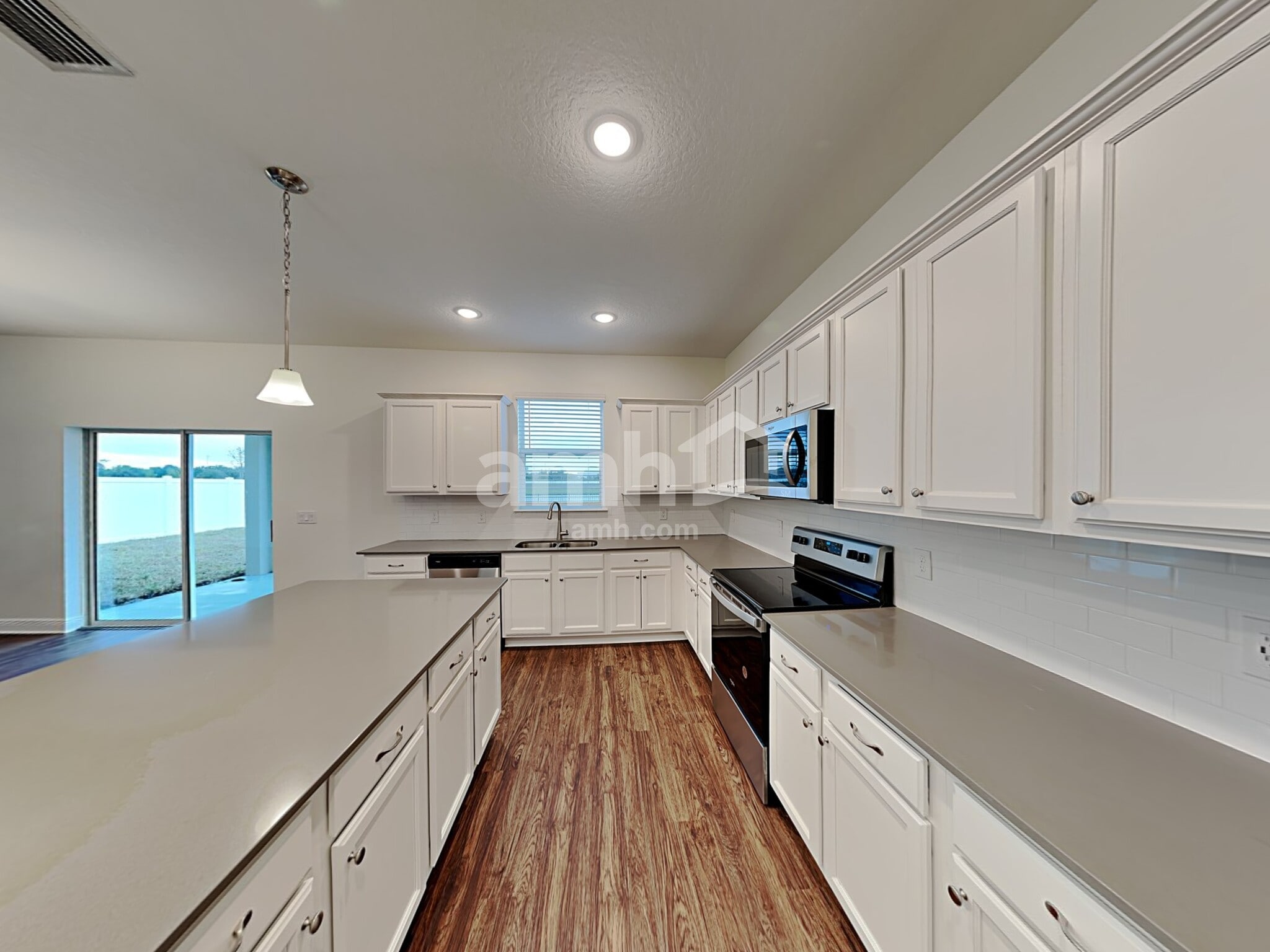 Building Photo - 1148 Sky Lks Dr